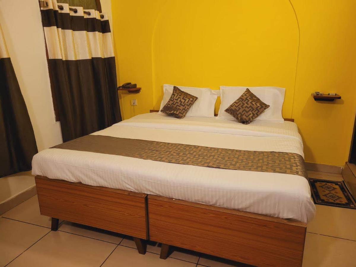 New Jaganmohana Comforts Mysore Esterno foto