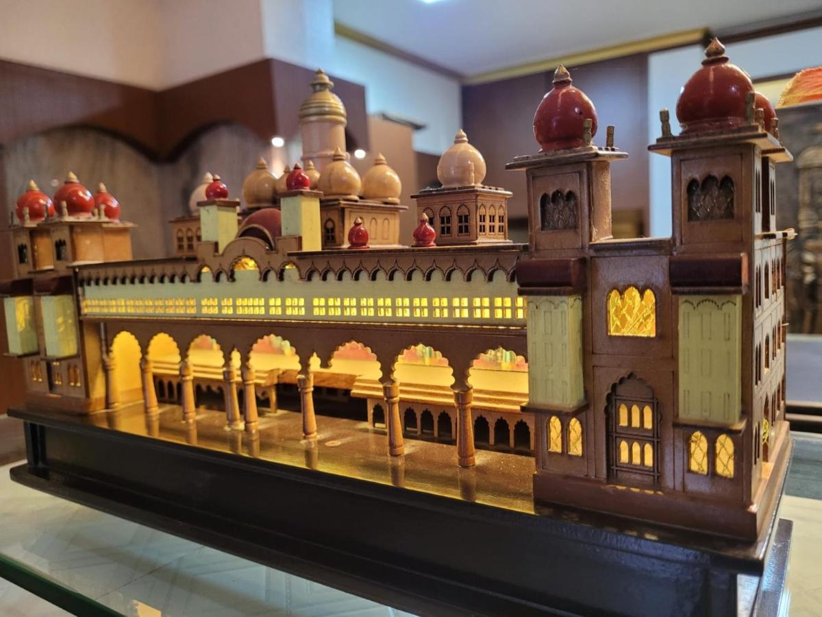 New Jaganmohana Comforts Mysore Esterno foto