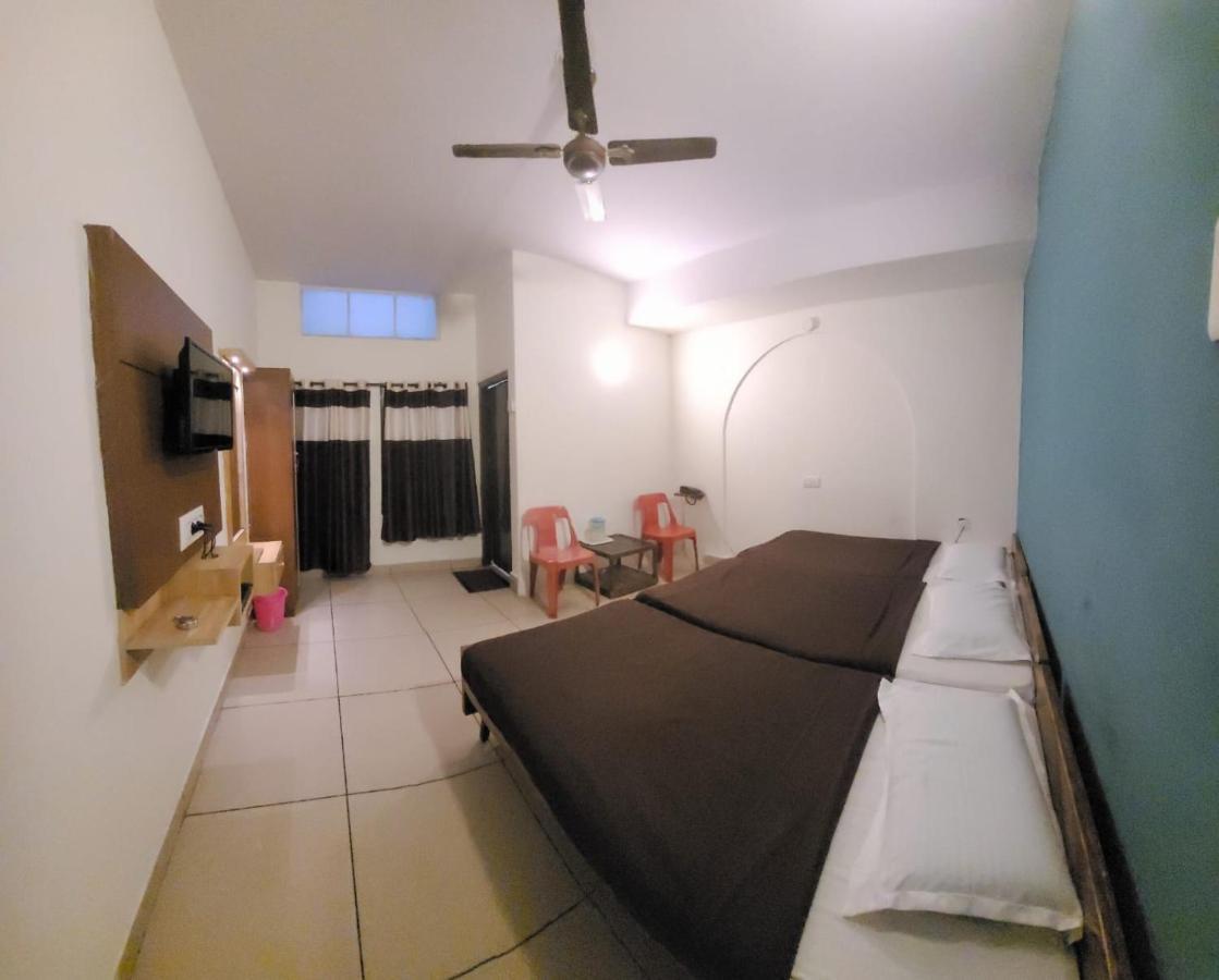 New Jaganmohana Comforts Mysore Esterno foto