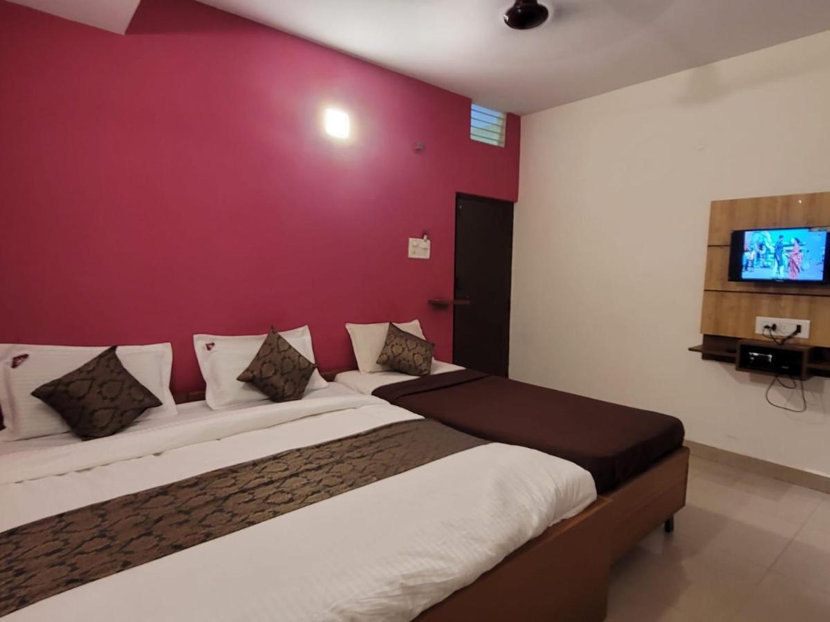 New Jaganmohana Comforts Mysore Esterno foto